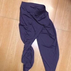 Women’s Relaxed Harem Pants in Deep Purple